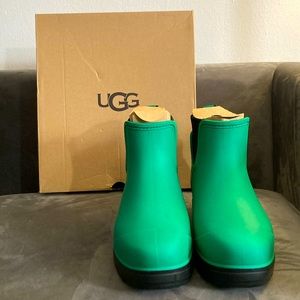 UGG Women’s Droplet in GREEN! Best rainboots evah!